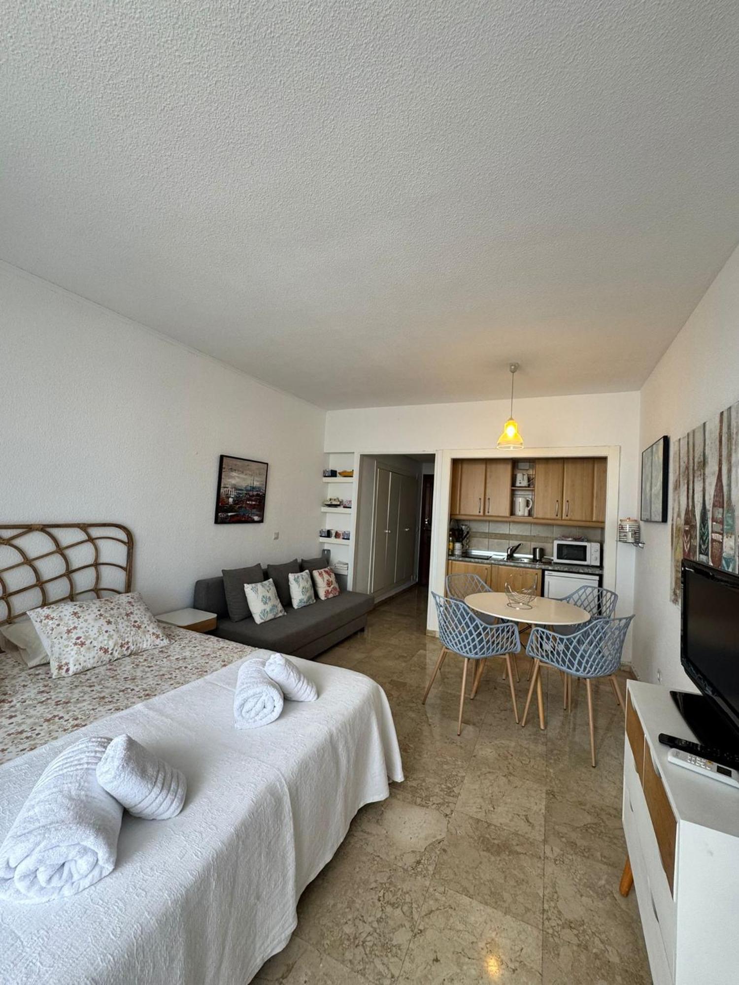 Castillo Santa Clara トレモリノス 部屋 写真