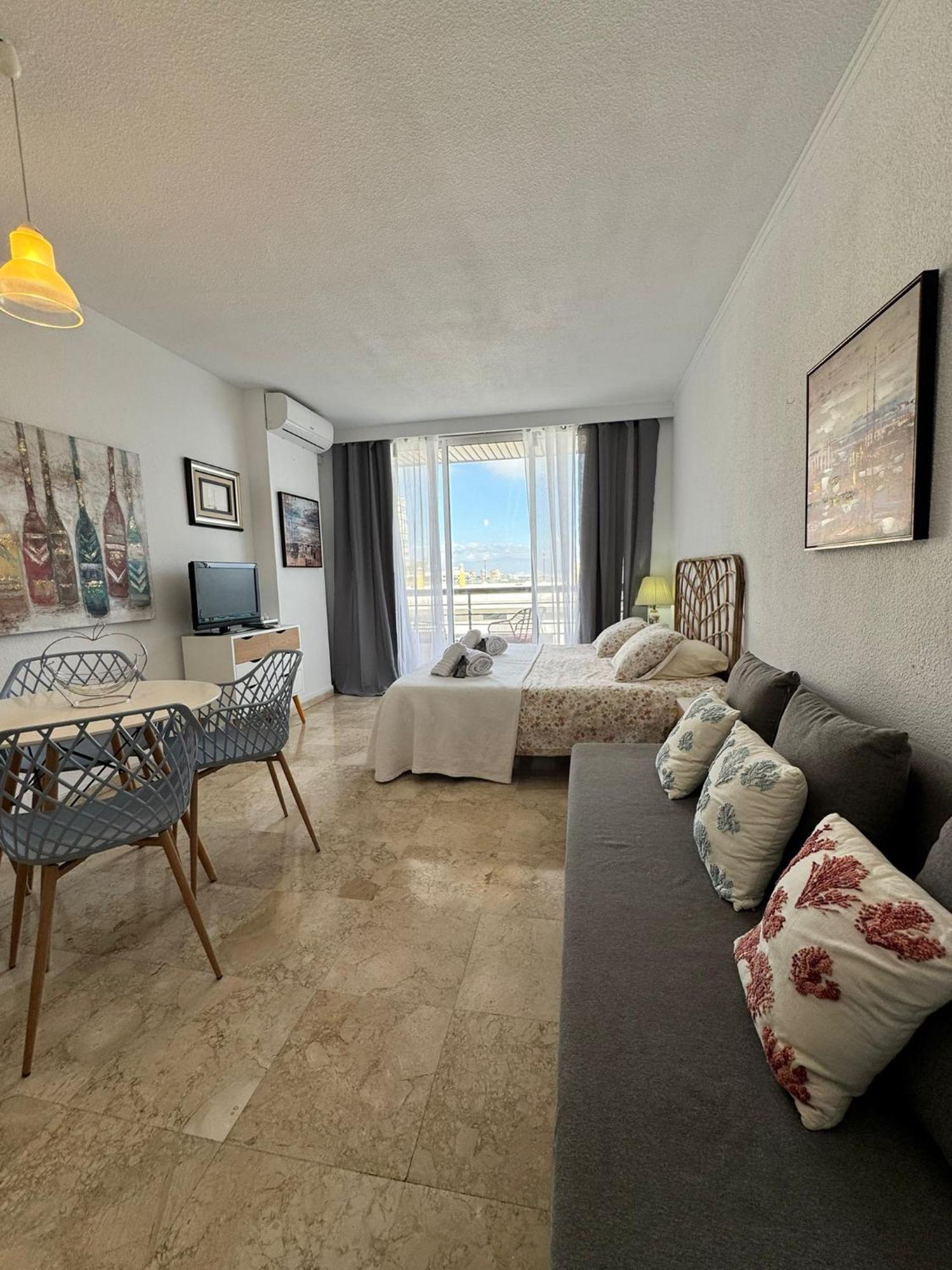 Castillo Santa Clara トレモリノス 部屋 写真
